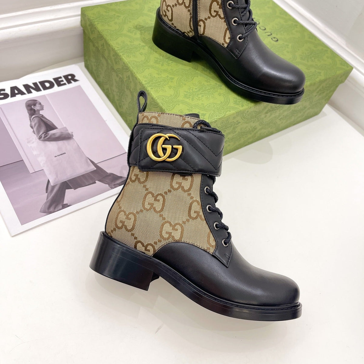 SE691  Size 5-10   Material: Cowhide  Lining: Sheep skin Sole: Rubber