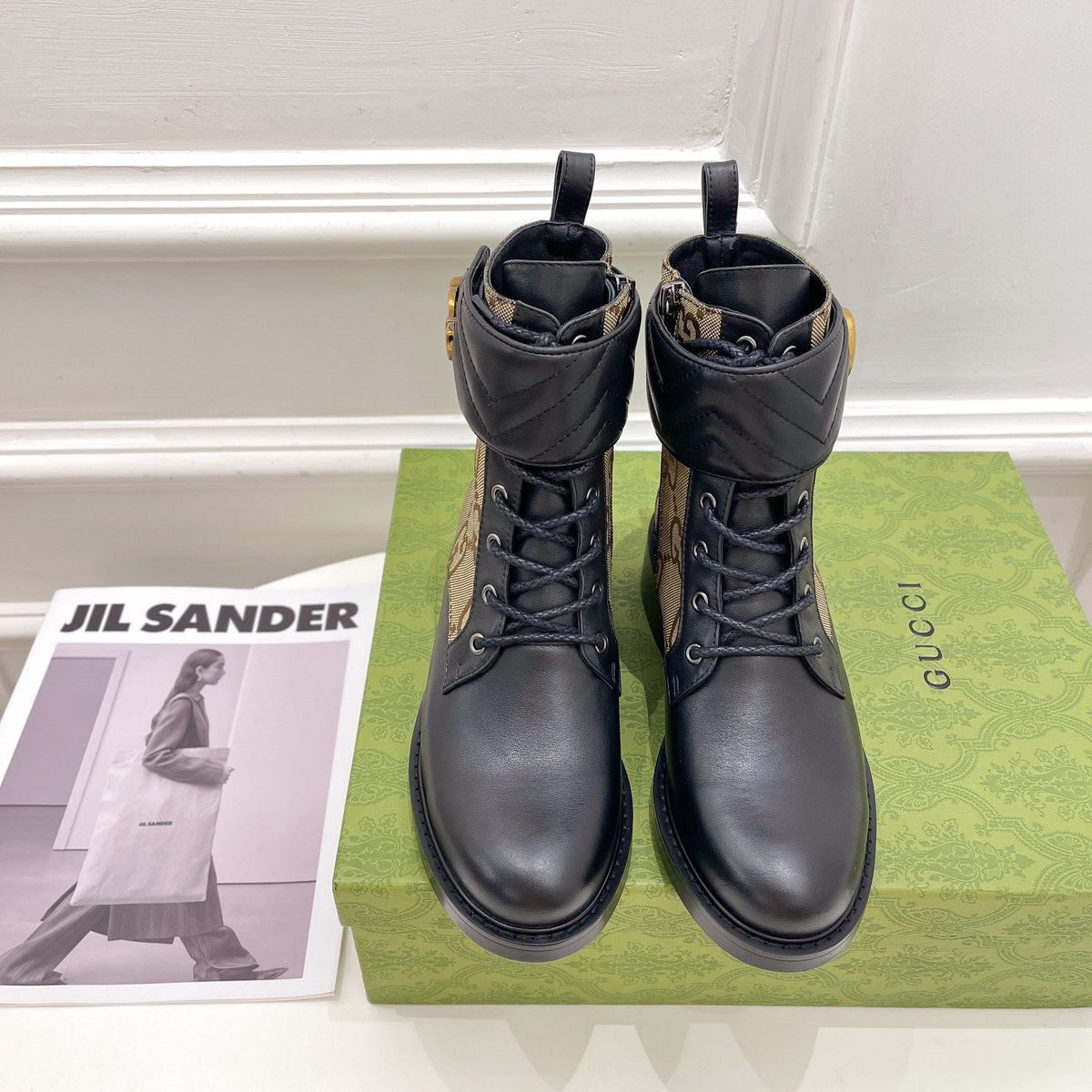 SE691  Size 5-10   Material: Cowhide  Lining: Sheep skin Sole: Rubber