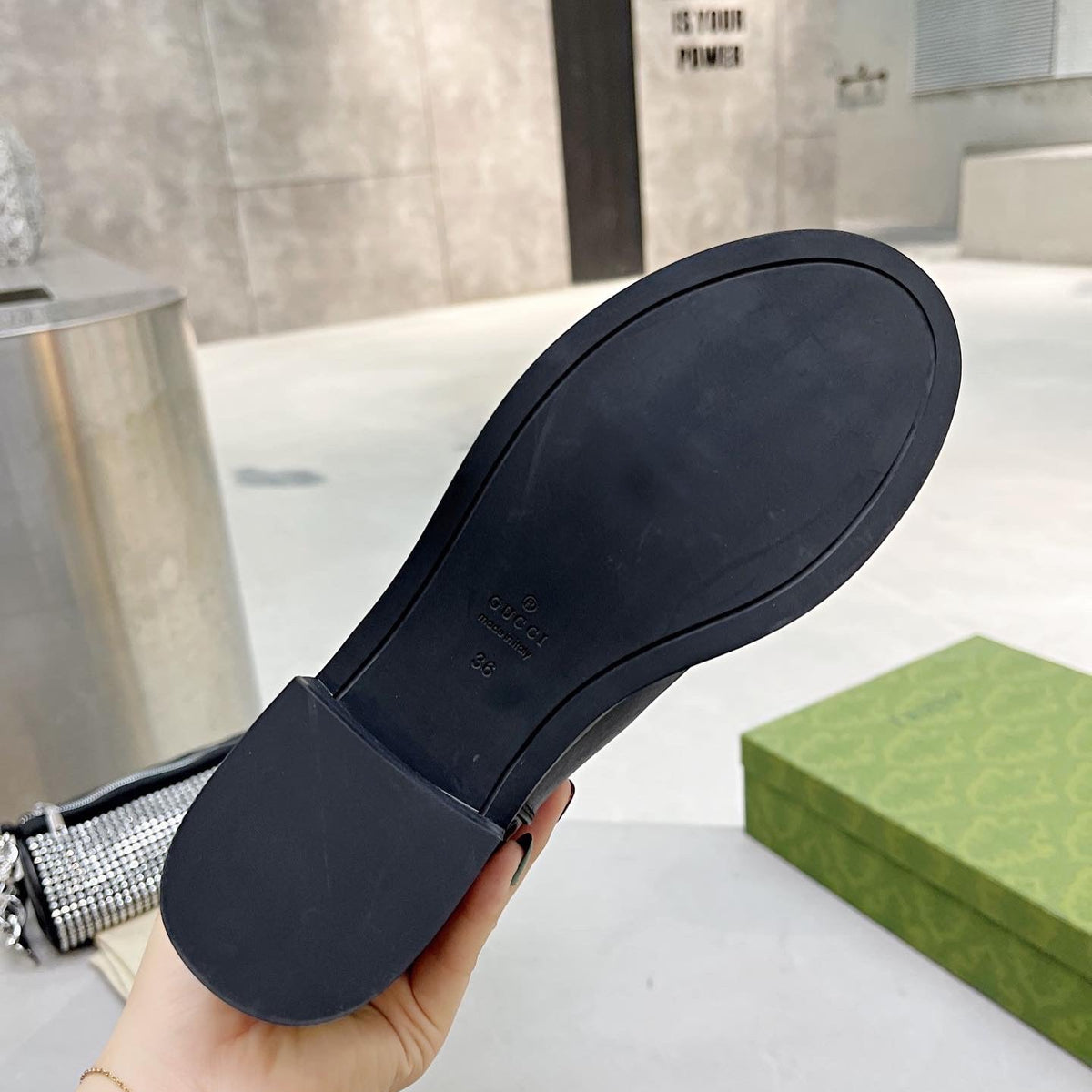 SE754 Size 4-10   approximately 17.7” from arch Material: Cowhide  Lining: Sheep skin Sole: Rubber