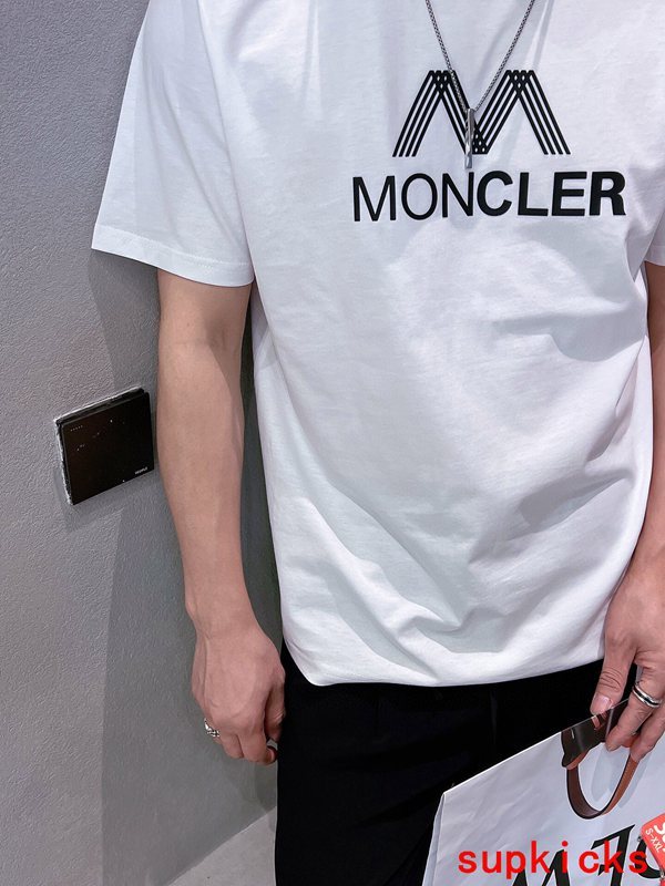 Moncler Luxury Cloth