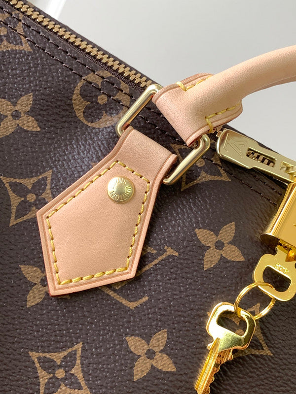 I W Fashion Lu-Vi Bags - 16877