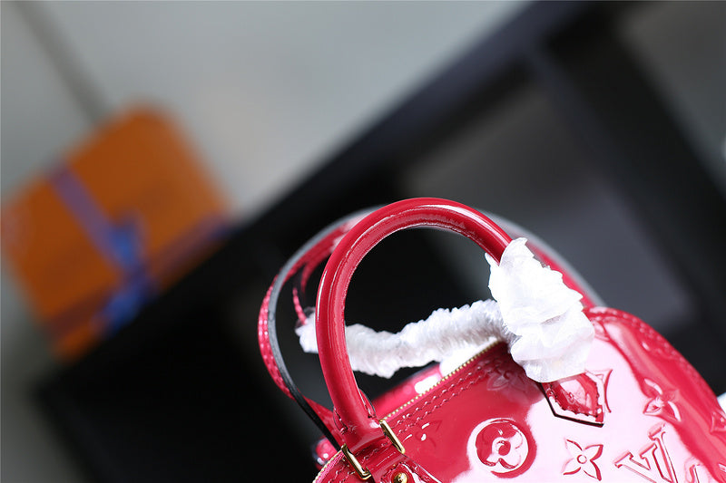I W Fashion Lu-Vi bags - 8305