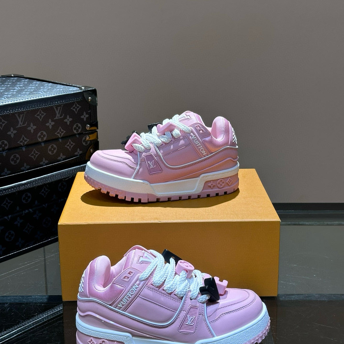 LOU TRAINERS