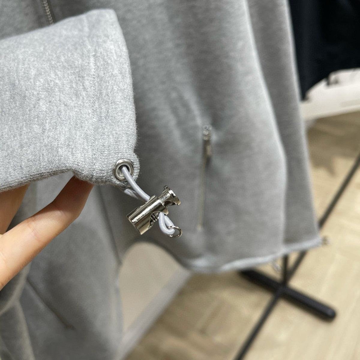 MIU M ZIP SWEATSHIRT