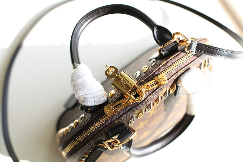I W Fashion Lu-Vi bags - 8265