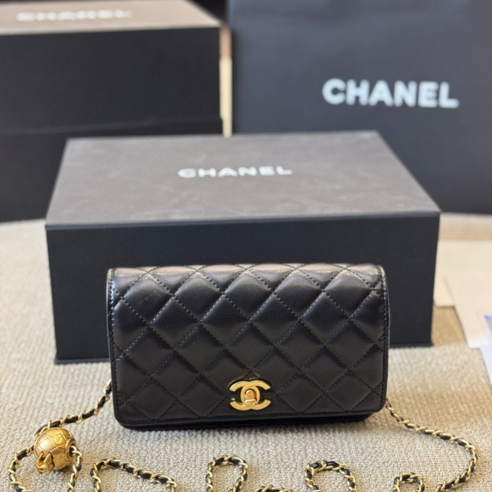 CC CLASSIC WALLET ON CHAIN BLACK 19CM