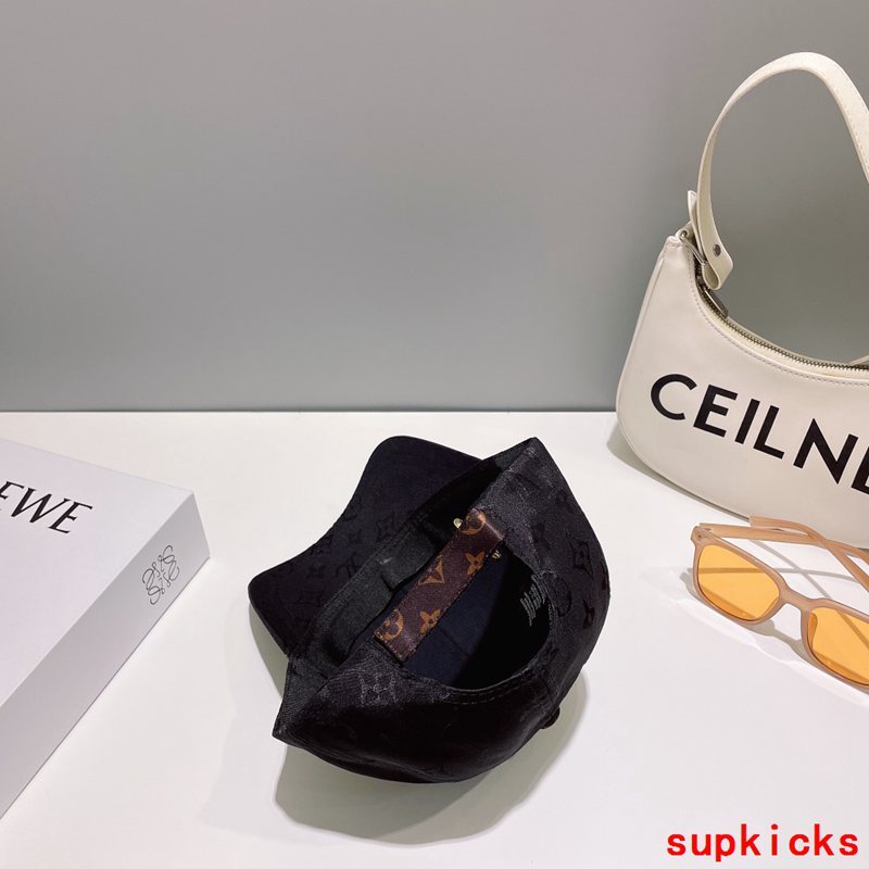Louis Vuitton Luxury Cap