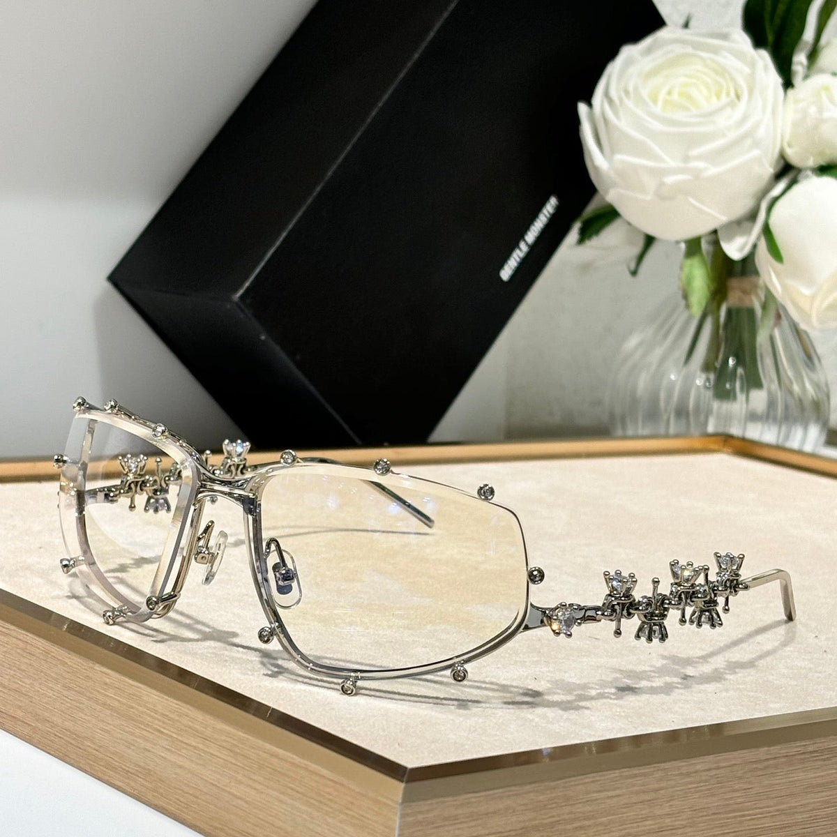 GENTLE M SUNGLASSES