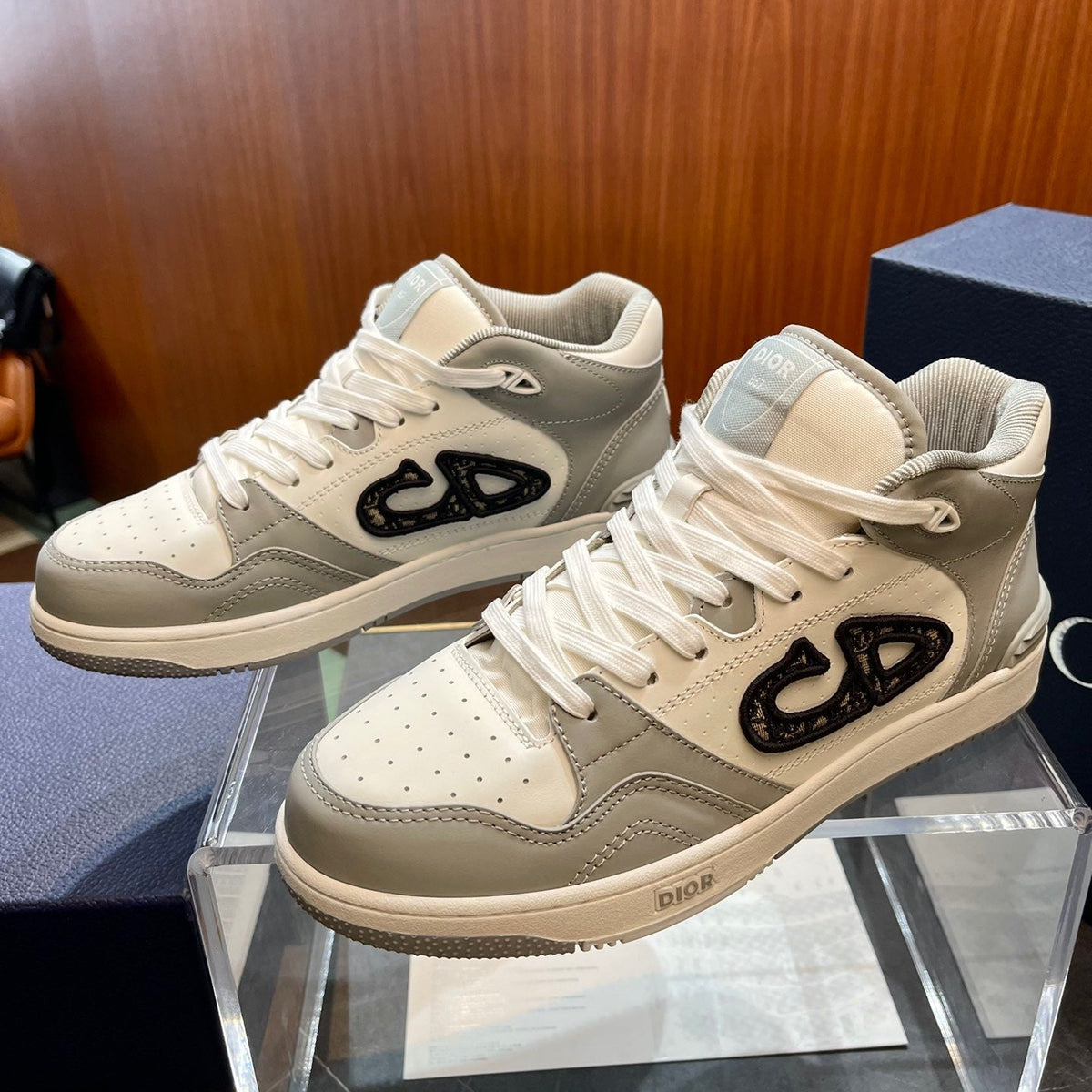 CD B57 SNEAKER