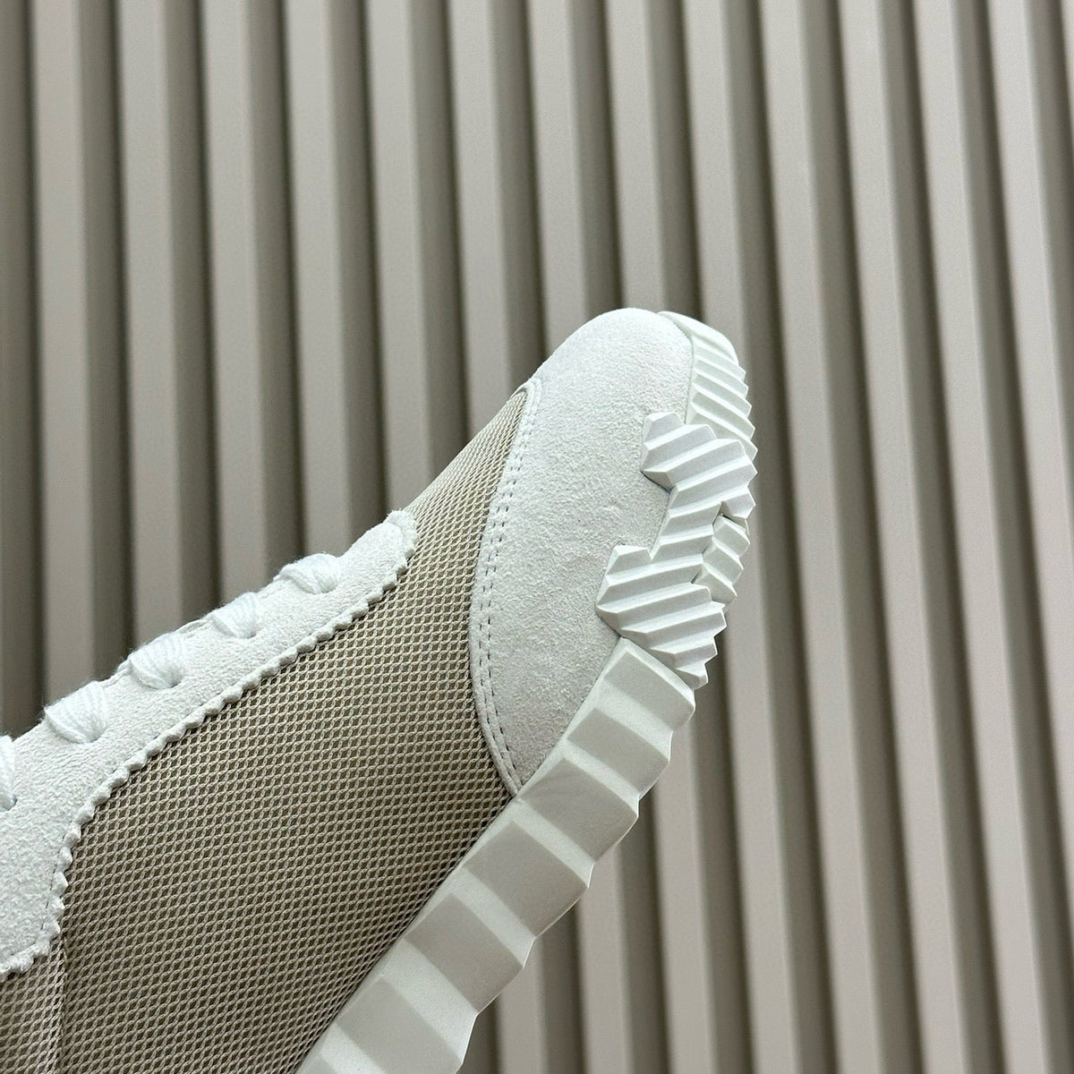 HERM BOUNCING SNEAKER