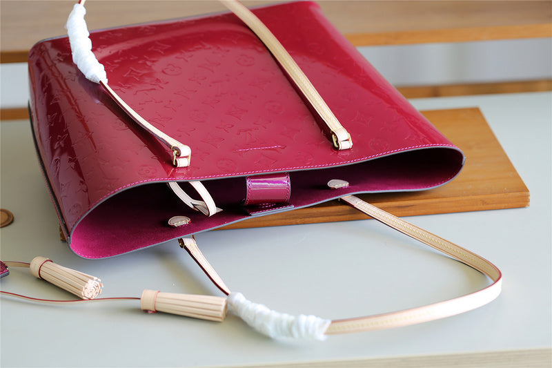 I W Fashion Lu-Vi bags - 8104