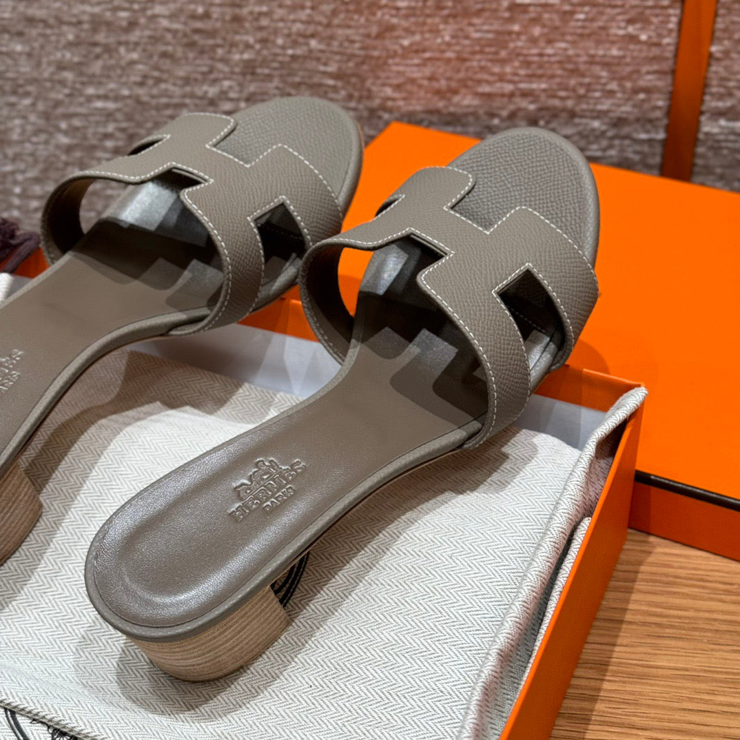 HERM OASIS SANDALS