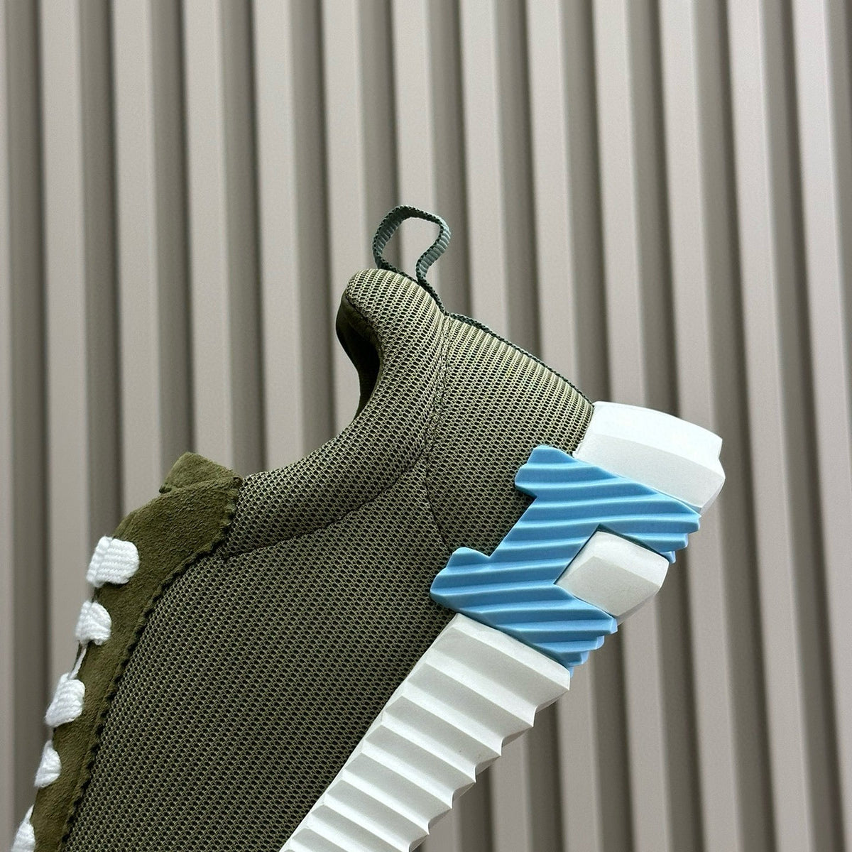 HERM BOUNCING SNEAKER