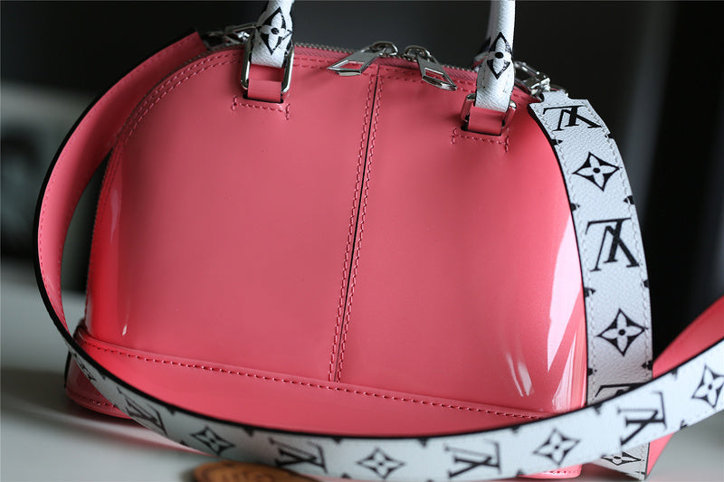 I W Fashion Lu-Vi bags - 8277