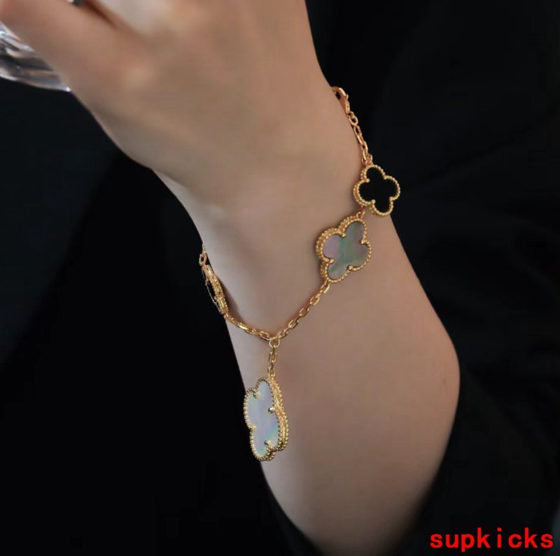 Van Cleef & Arples Jewelry