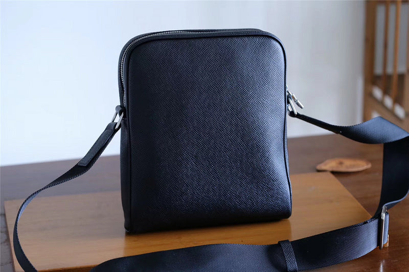 I W Fashion Lu-Vi bags - 10373