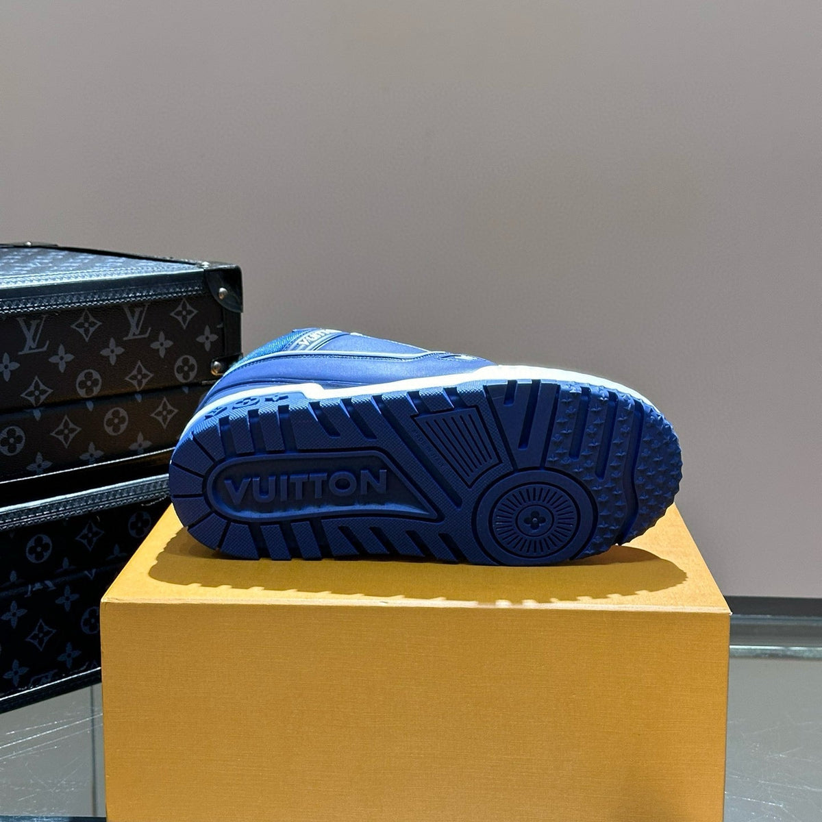 LOU TRAINERS