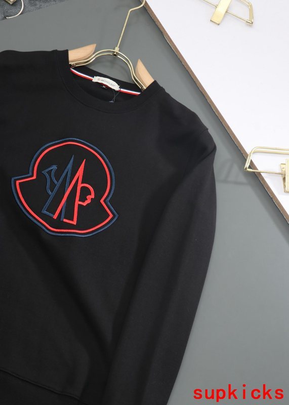 Moncler Luxury Cloth