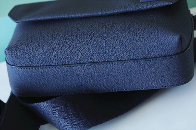 I W Fashion Lu-Vi bags - 9931
