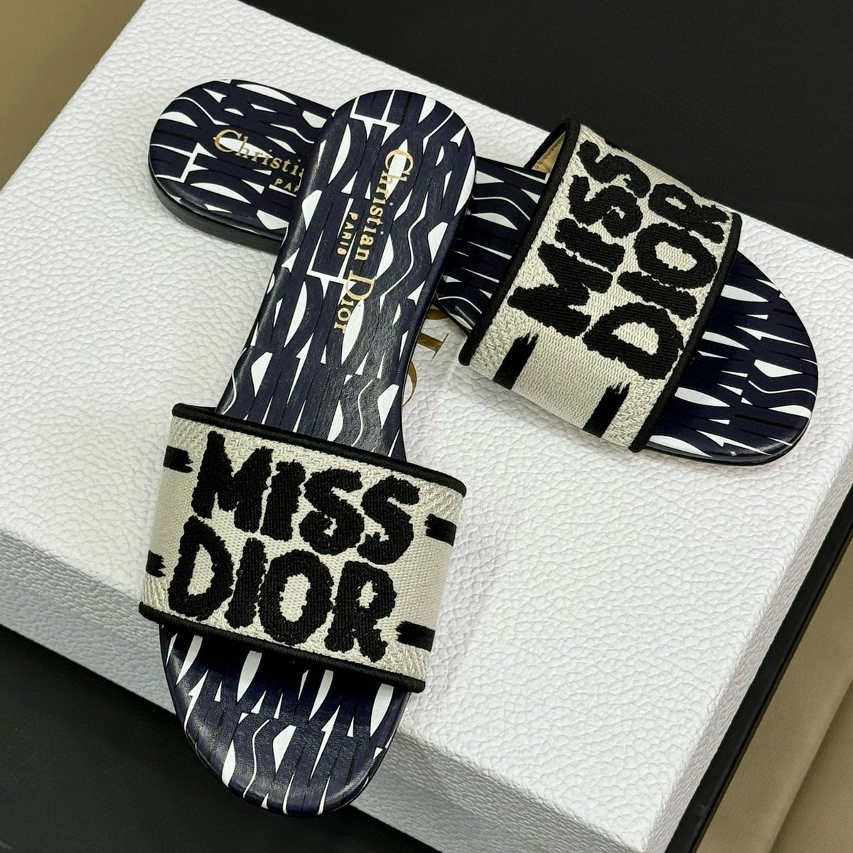 CD DWAY SLIDES