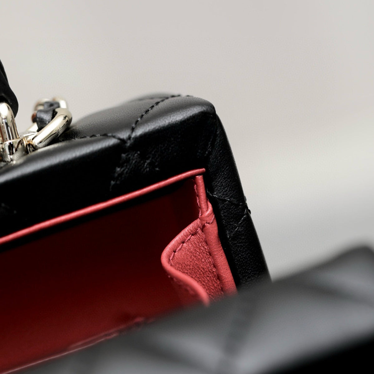 CC SMALL BOX CHAIN BAG
