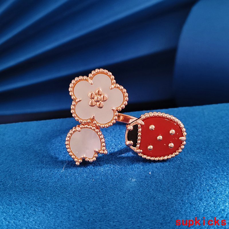 Van Cleef & Arples Jewelry
