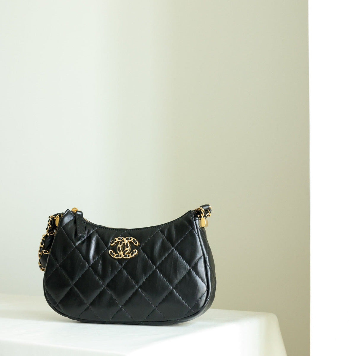 CC 23K HOBO BAG