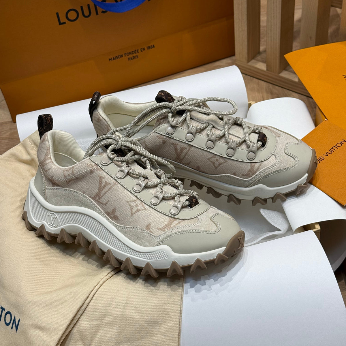 LOU RUSH XPLORER SNEAKERS