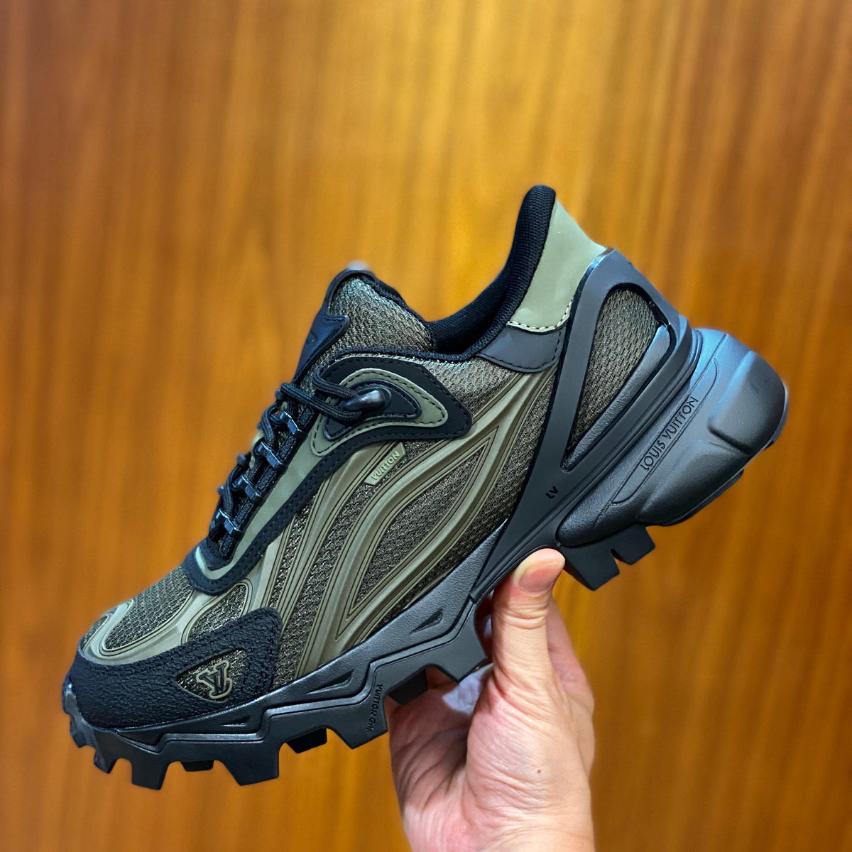 LOU SUMMIT SNEAKERS