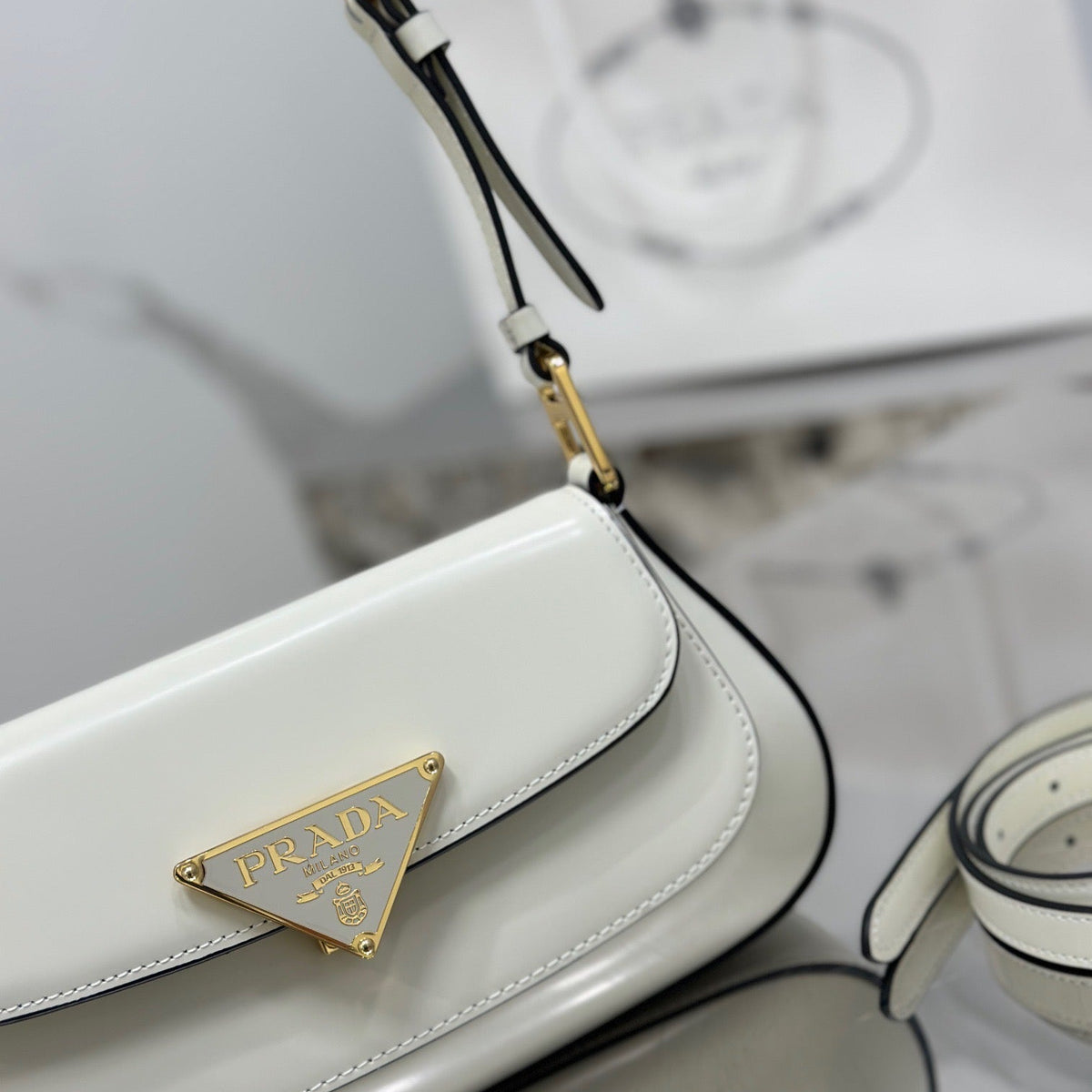 PD SHOULDER BAG