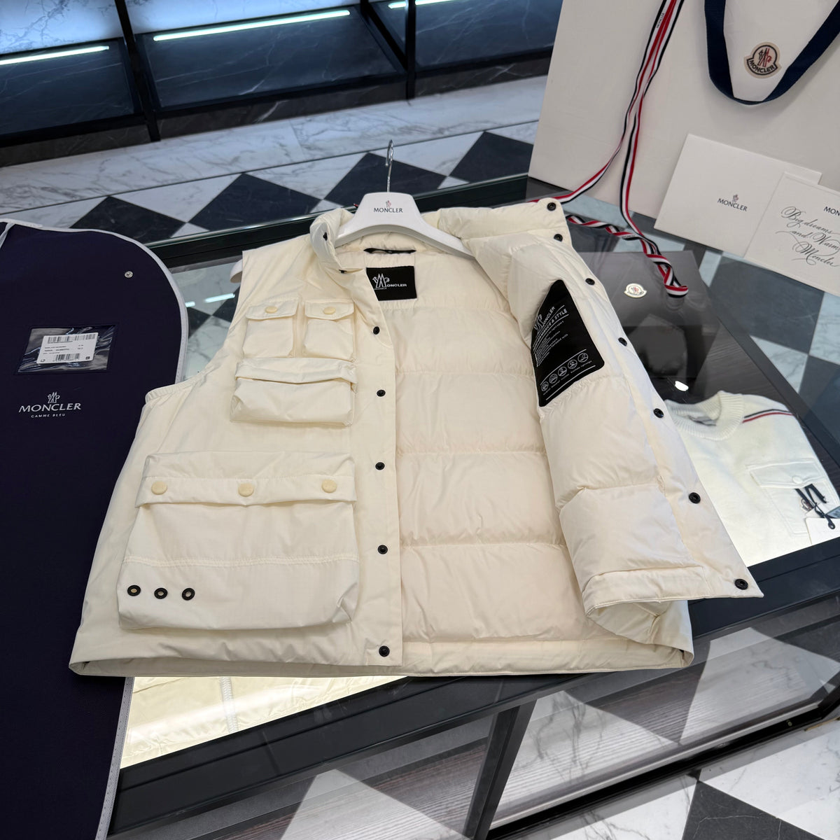 MONC TONGASS VEST