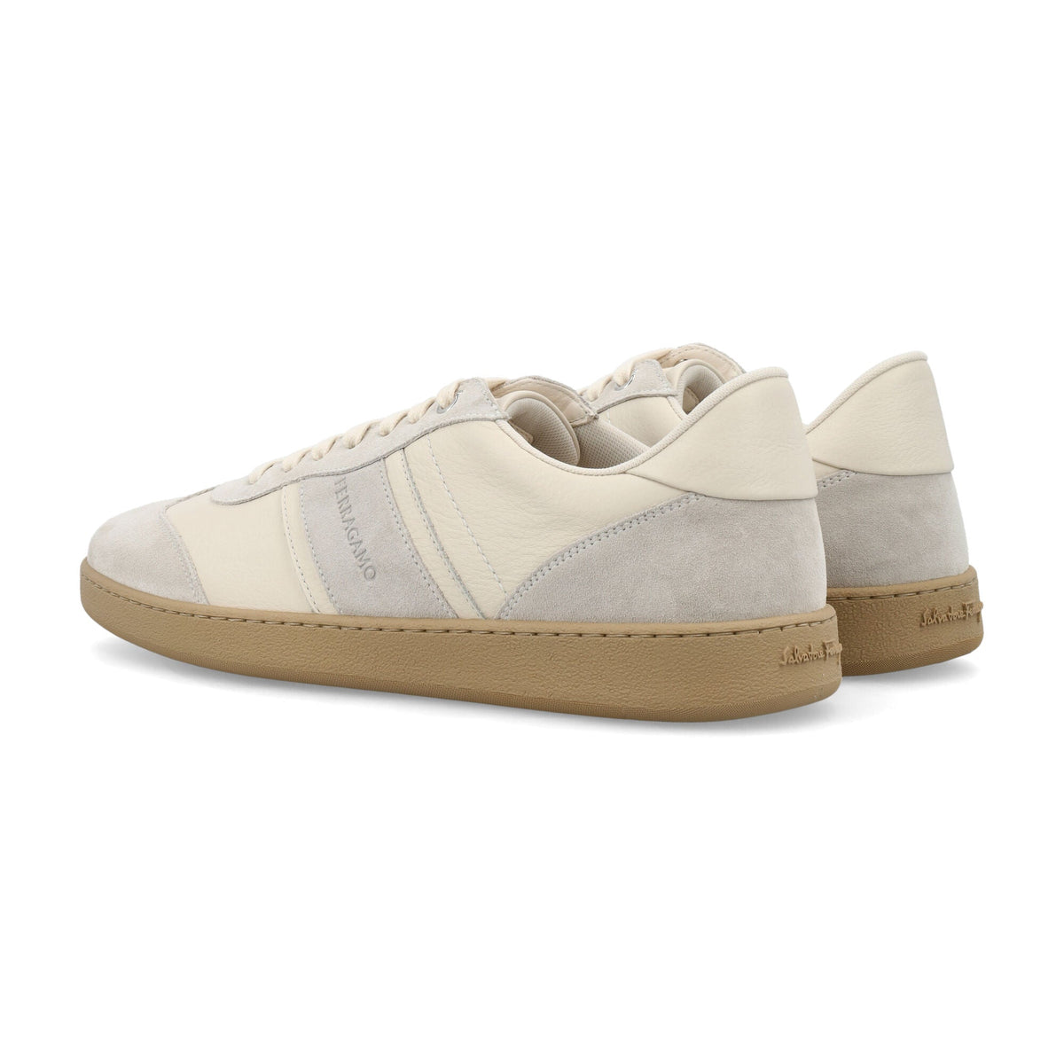 LOW SNEAKER WITH SIGNATURE