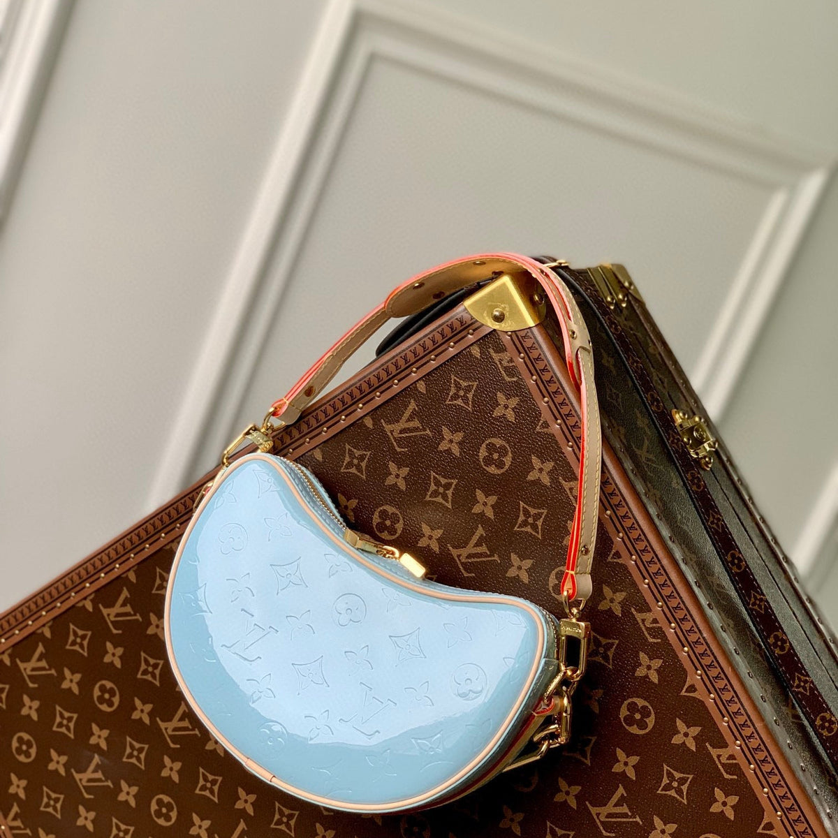 LOU CROISSANT PM BAG