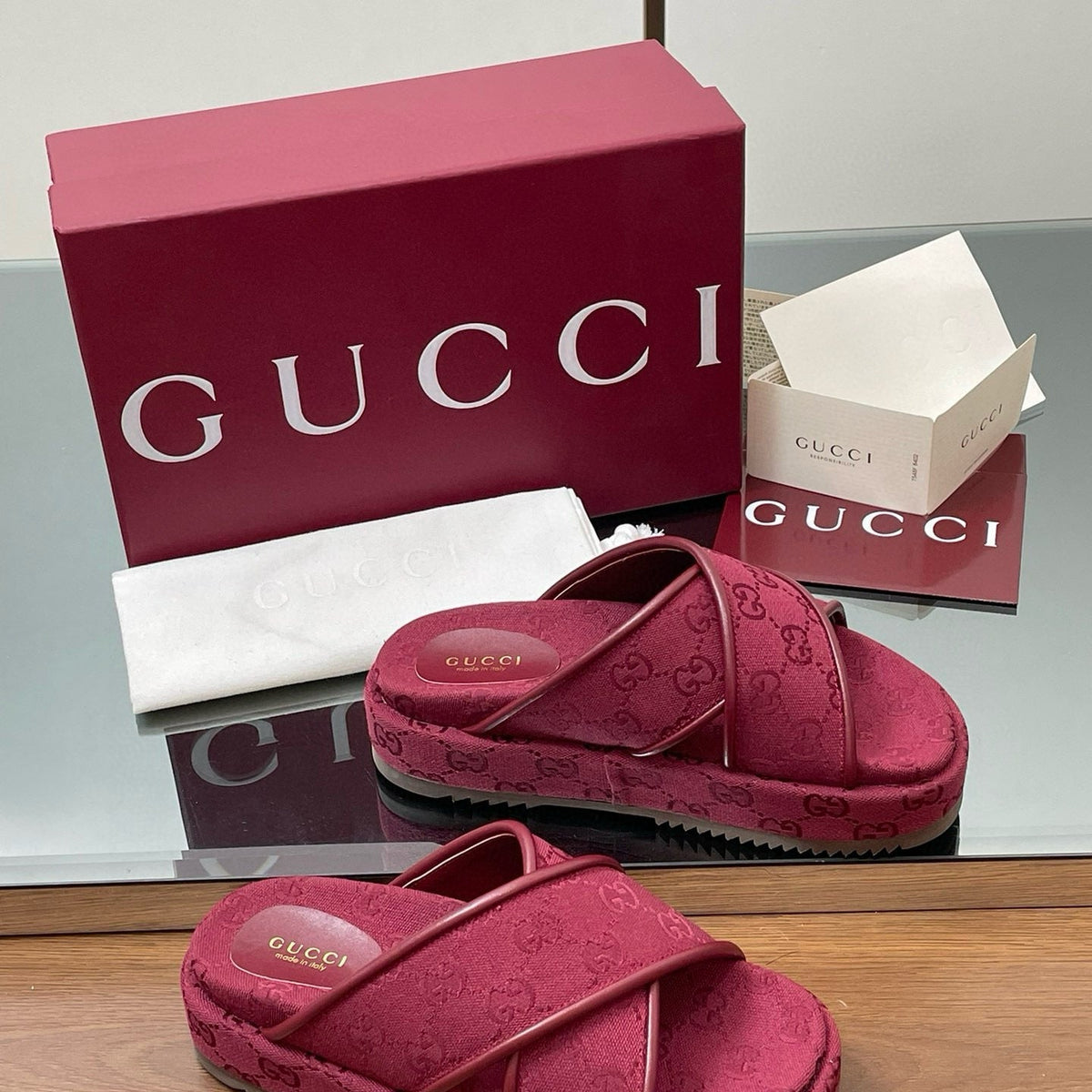 GG SANDALS