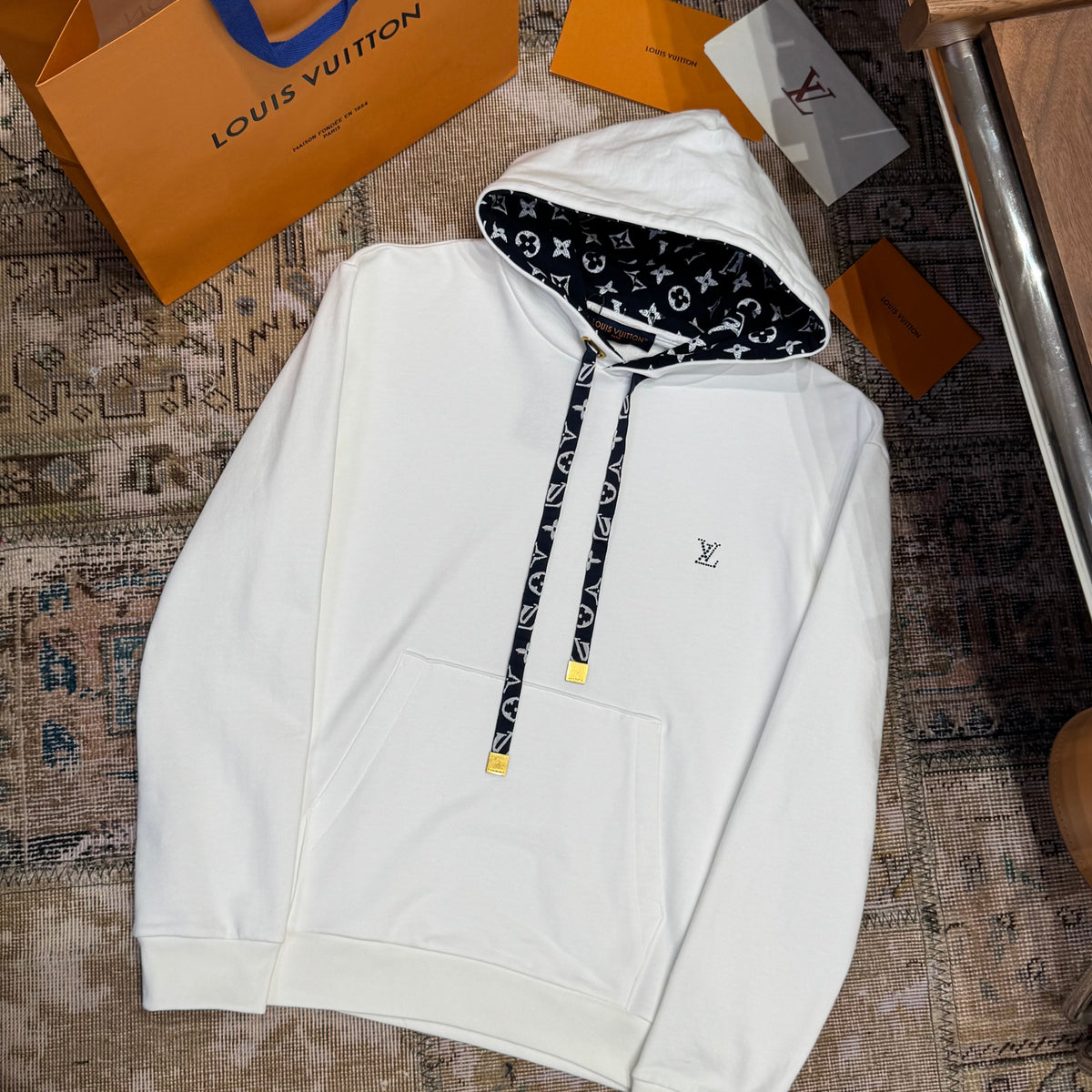 LOU HOODIE