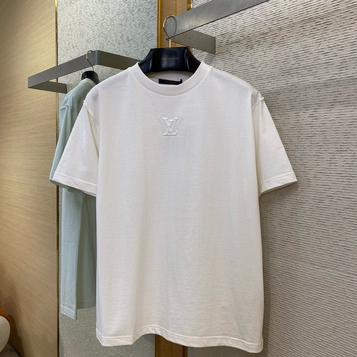 LOU T-SHIRT