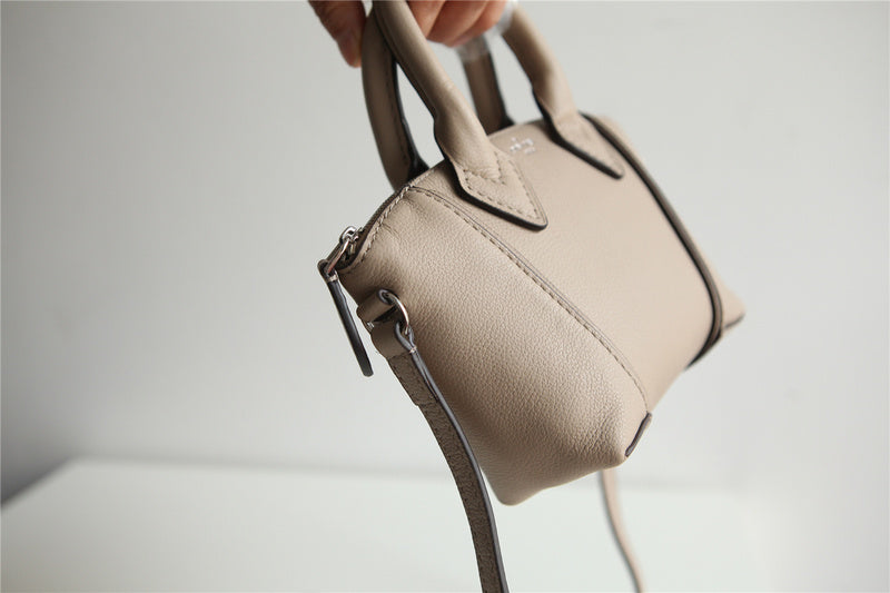I W Fashion Lu-Vi bags - 8680
