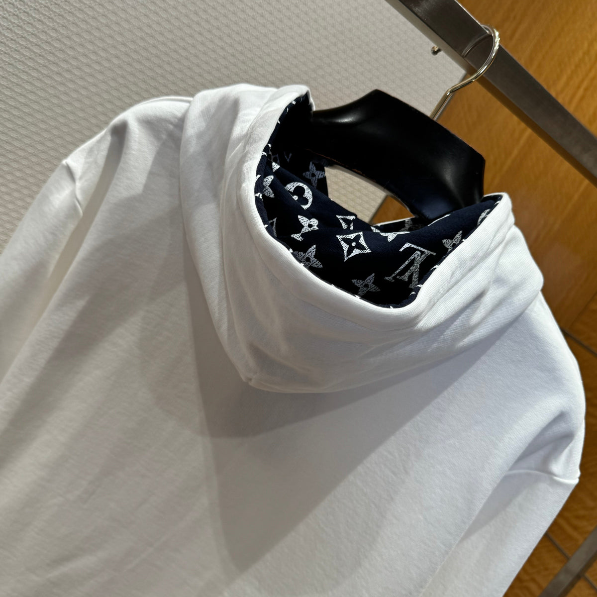 LOU HOODIE