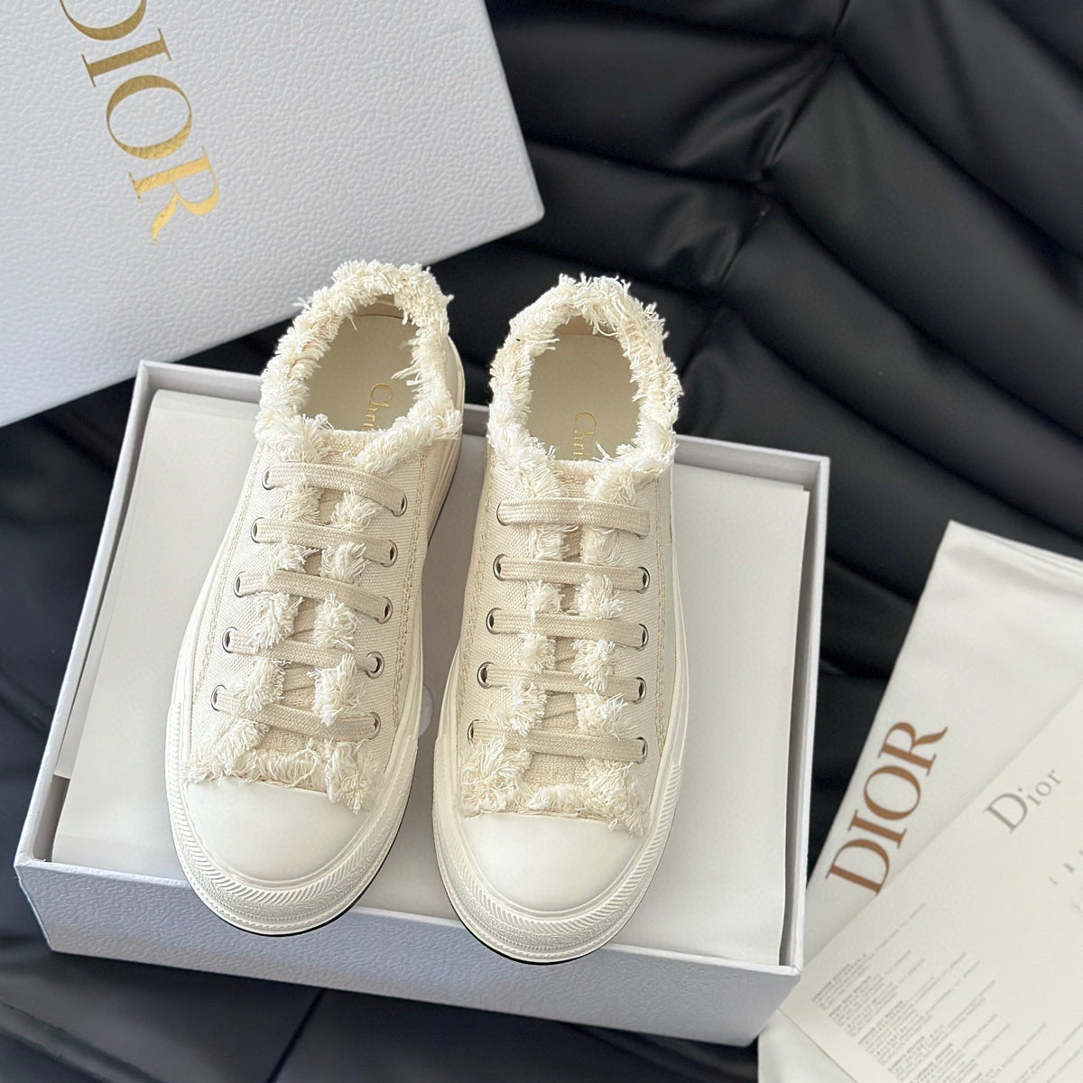 CD WALKIN SNEAKER