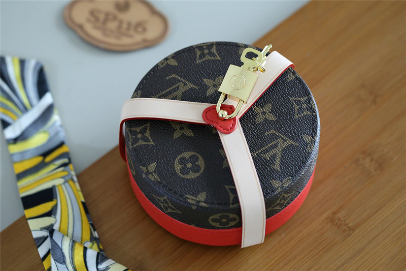 I W Fashion Lu-Vi bags - 9355
