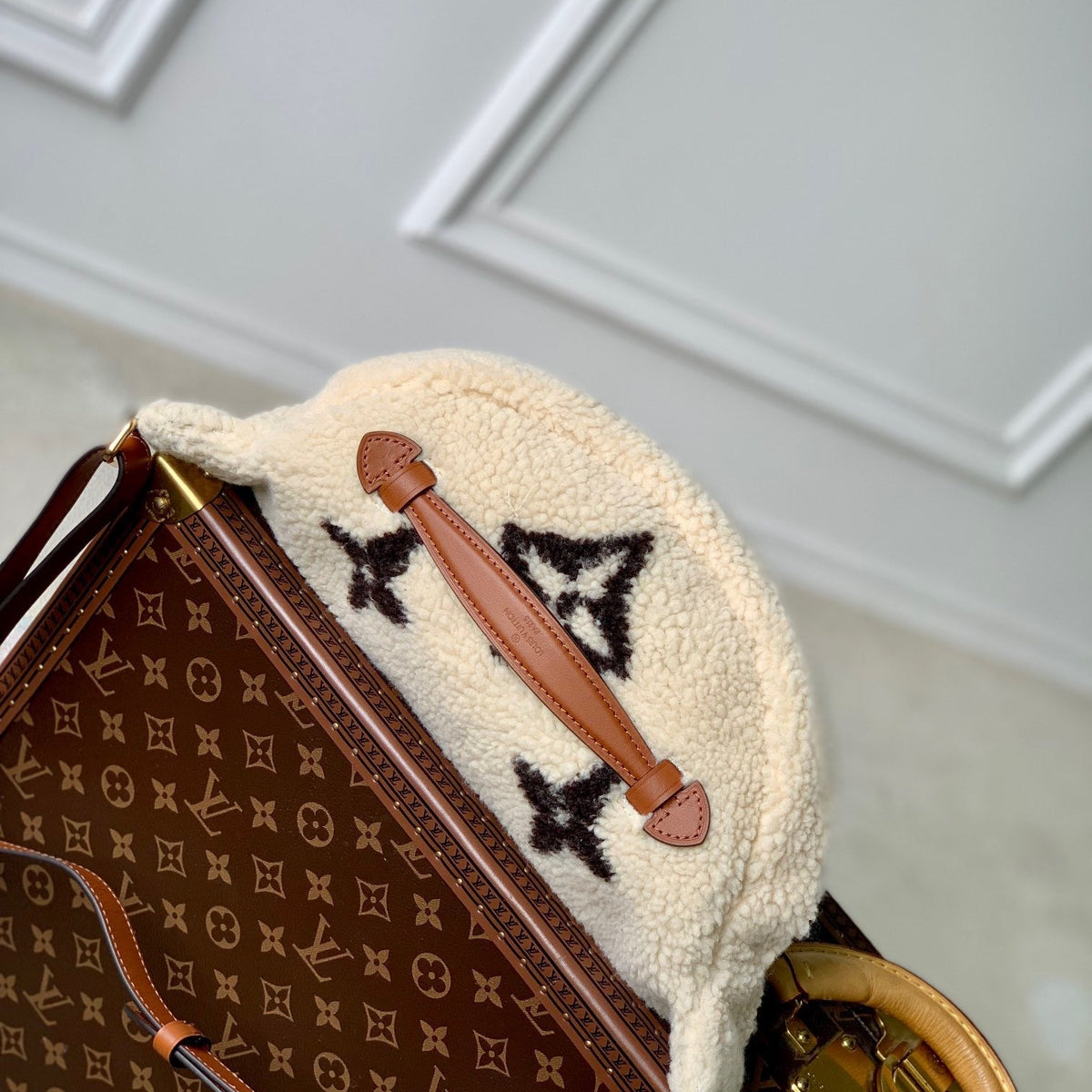 LOU BUMBAG