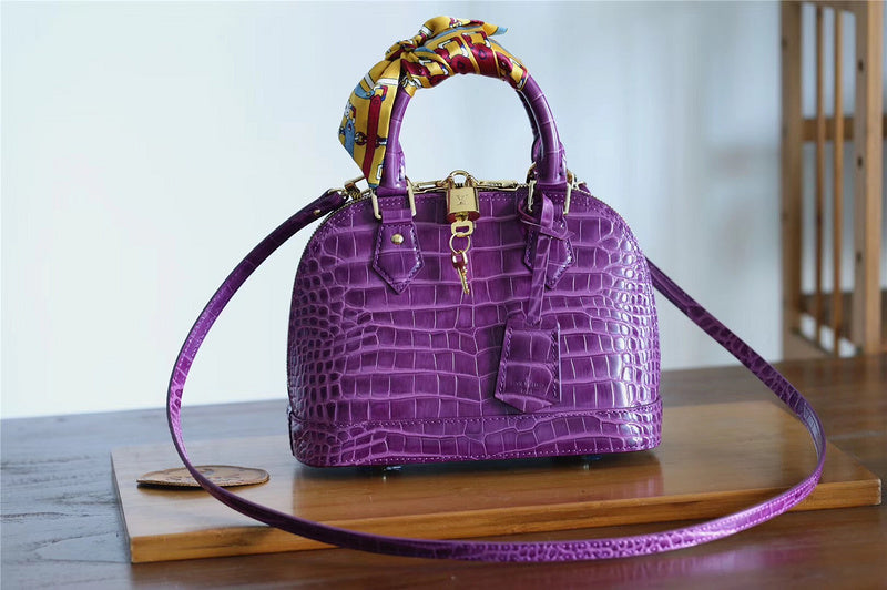 I W Fashion Lu-Vi bags - 8284