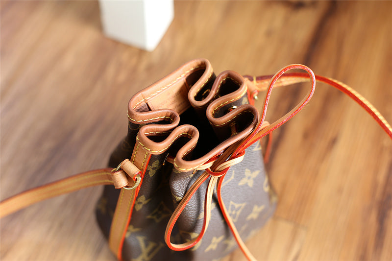 I W Fashion Lu-Vi bags - 9390