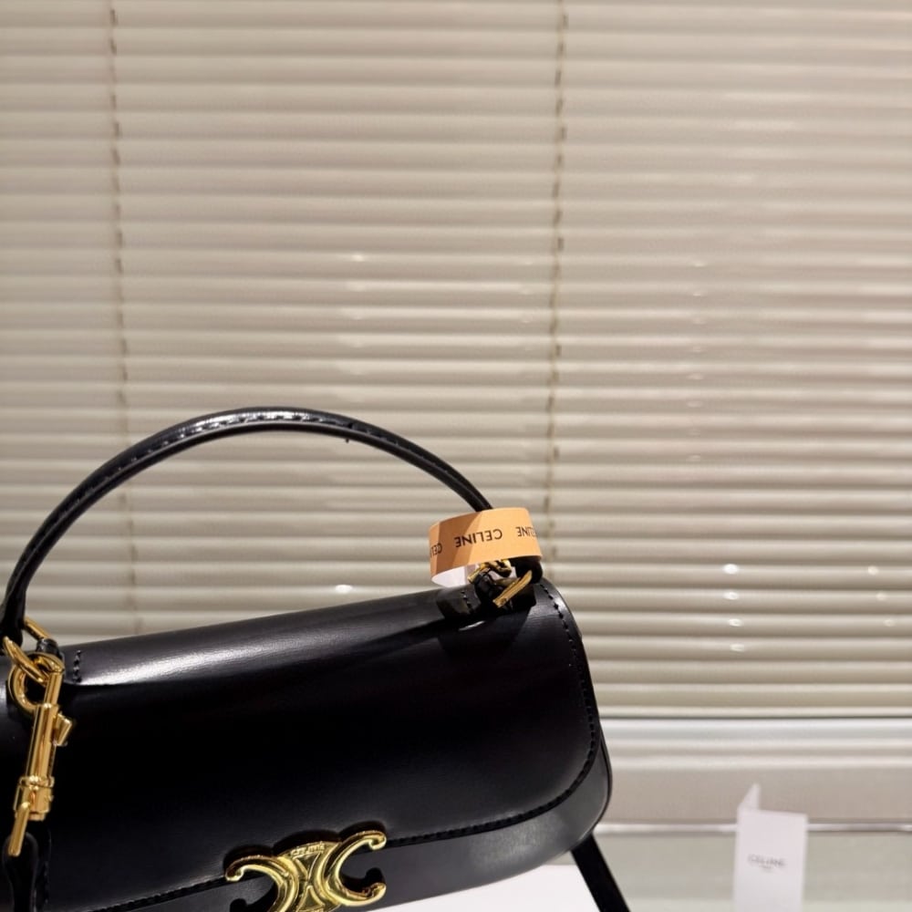 CELINE TEEN CELINE LOLA IN SHINY CALFSKIN BLACK 23CM 119533BF4 38NO