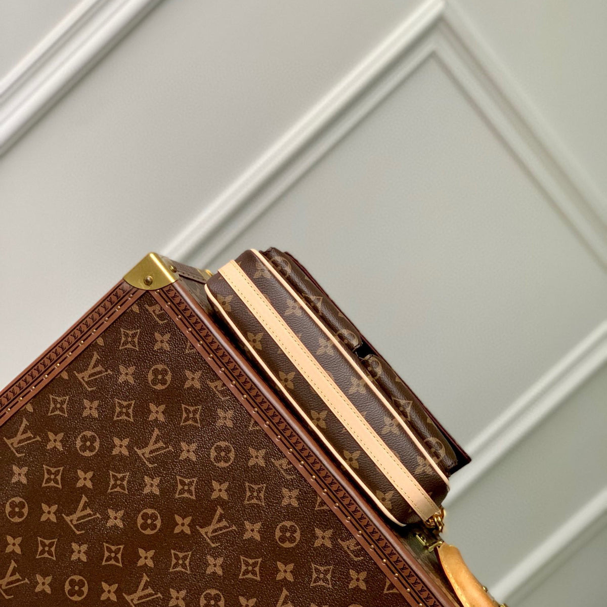 LOU VIBE BAG