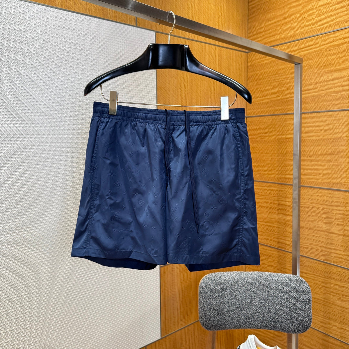 LOU SHORTS