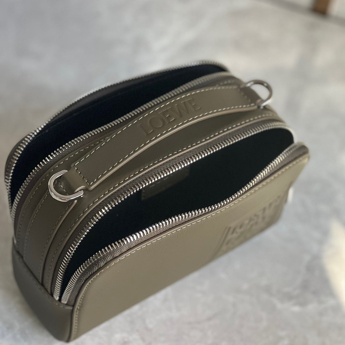 LOEW MINI CAMERA CROSSBODY BAG