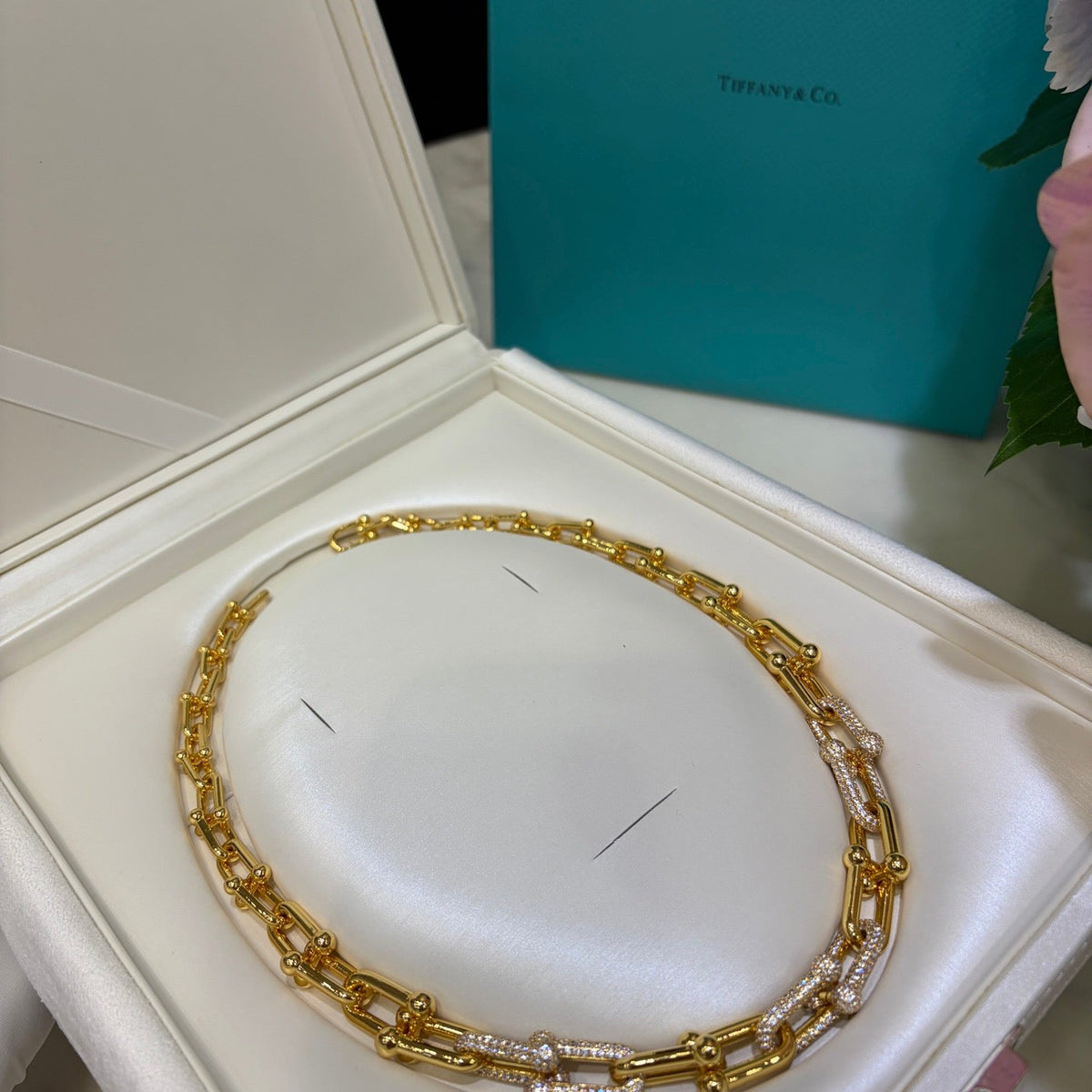 TIFF NECKLACE