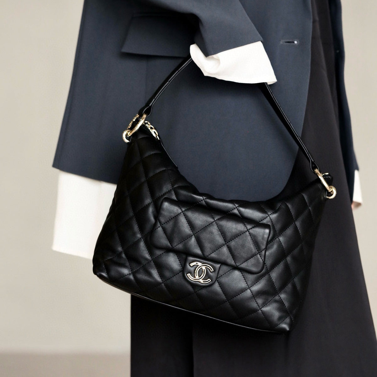 CC 23B HOBO BAG