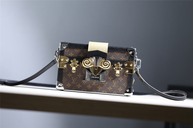 I W Fashion Lu-Vi bags - 8226